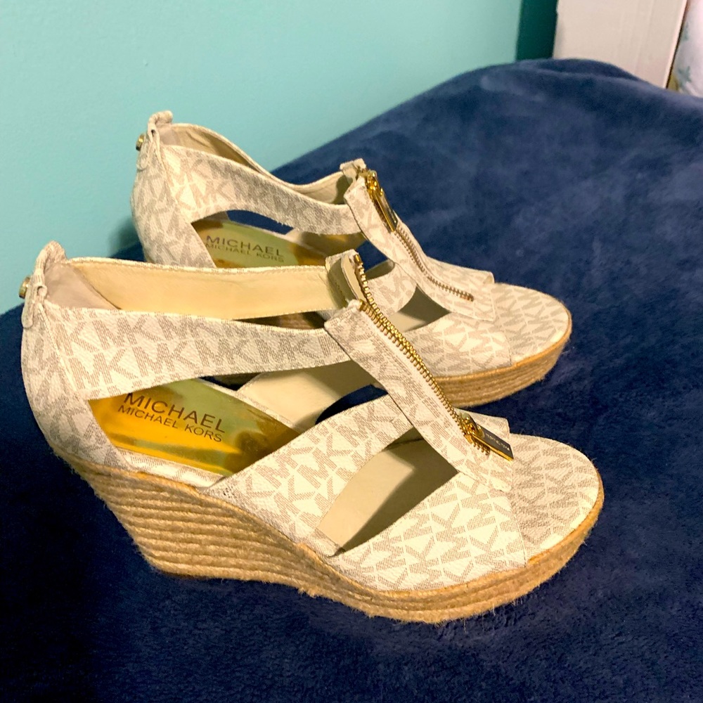 Michael Kors Wedged shoes. Never worn. Size 8